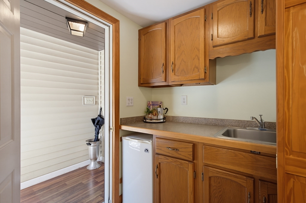 413 Goldthwaite Road Northbridge, MA 01588 - Photo 19 of 34