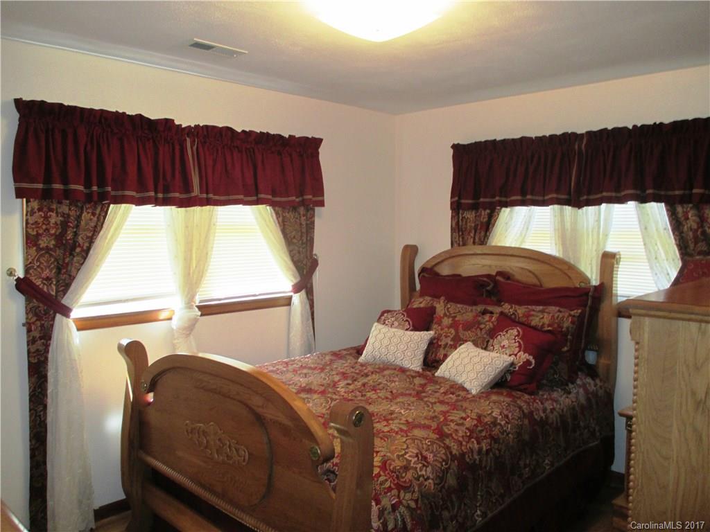 807 Silvers Cove Road Clyde, NC 28721 - Photo 11 of 15