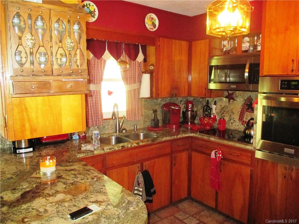 807 Silvers Cove Road Clyde, NC 28721 - Photo 7 of 15