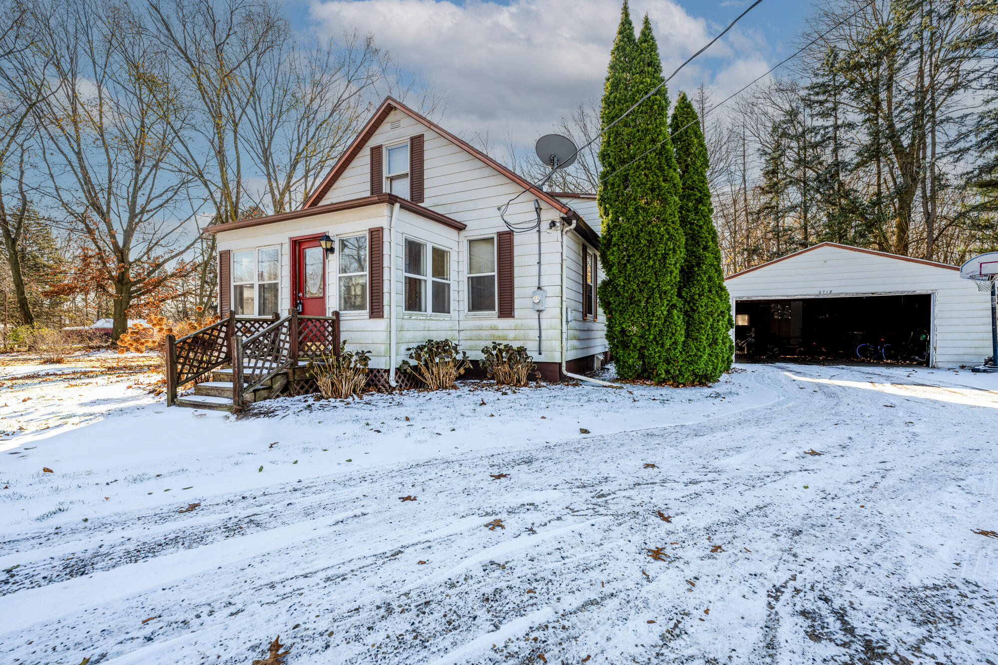 2718 Niles Road St. Joseph, MI 49085 - Photo 1 of 22 Niles-101