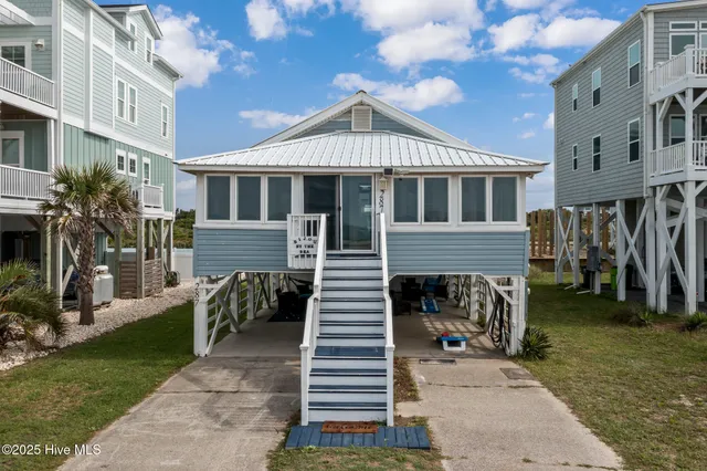 $939,500 | 287 Ocean Boulevard East, Holden Beach, NC 28462