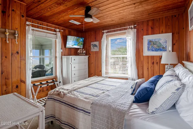 $939,500 | 287 Ocean Boulevard East, Holden Beach, NC 28462