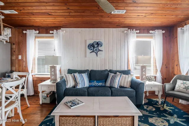 $939,500 | 287 Ocean Boulevard East, Holden Beach, NC 28462