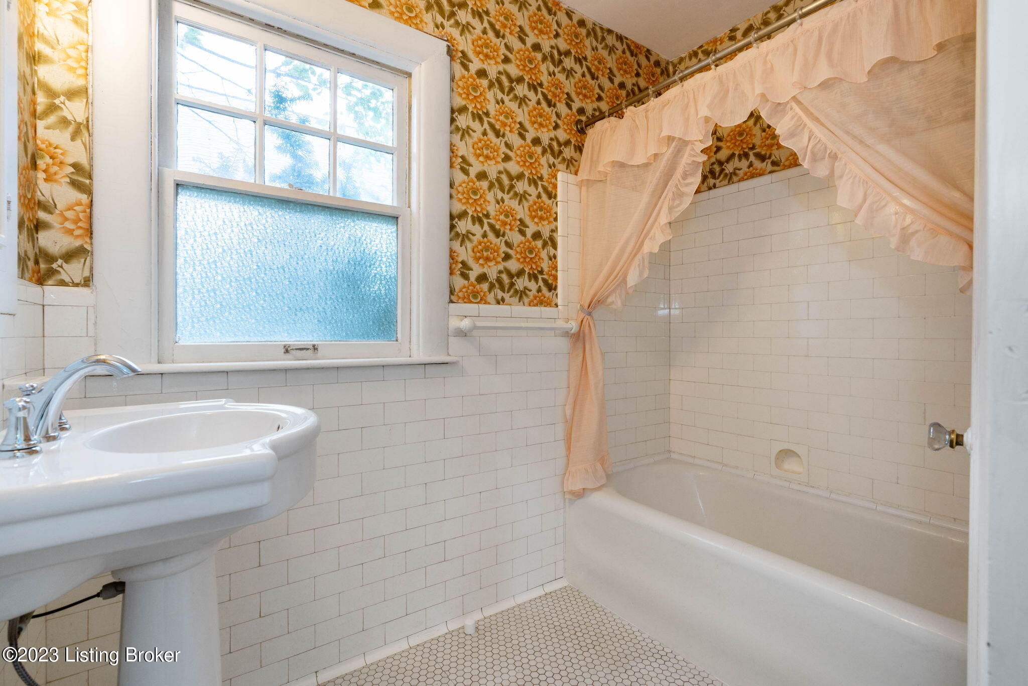 2324 Broadmeade Road Louisville, KY 40205 - Photo 46 of 63 2324 Broadmeade Rd-49