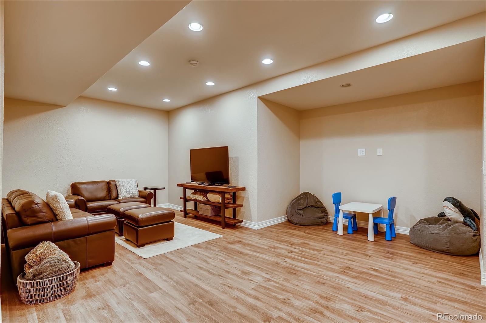 8875 Edinburgh Circle Highlands Ranch, CO 80129 - Photo 24 of 33 Gallery Image 24