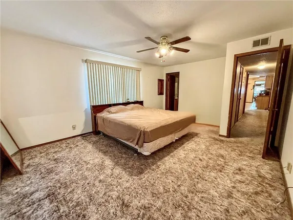 $220,000 | 205 South Traster Street, Altamont, KS 67330