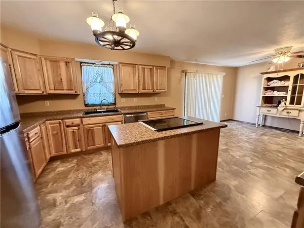 $220,000 | 205 South Traster Street, Altamont, KS 67330