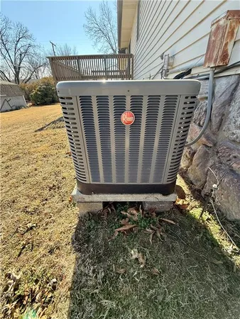 $220,000 | 205 South Traster Street, Altamont, KS 67330