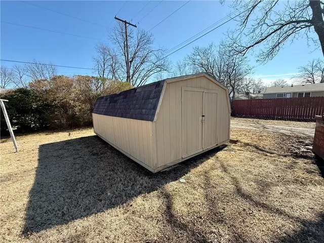 $220,000 | 205 South Traster Street, Altamont, KS 67330