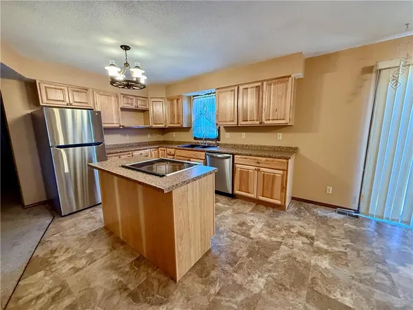 $220,000 | 205 South Traster Street, Altamont, KS 67330