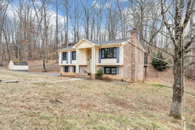 $360,000 | 411 Pin Oak Drive, Blue Ridge, VA 24064