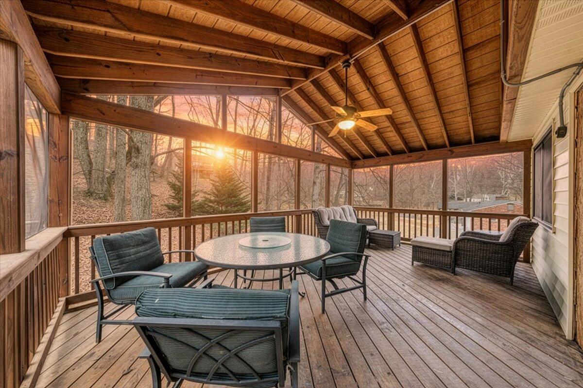 411 Pin Oak Drive Blue Ridge, VA 24064 - Photo 7 of 11 07-MIB04933F