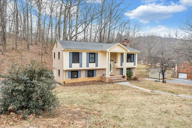 $360,000 | 411 Pin Oak Drive, Blue Ridge, VA 24064