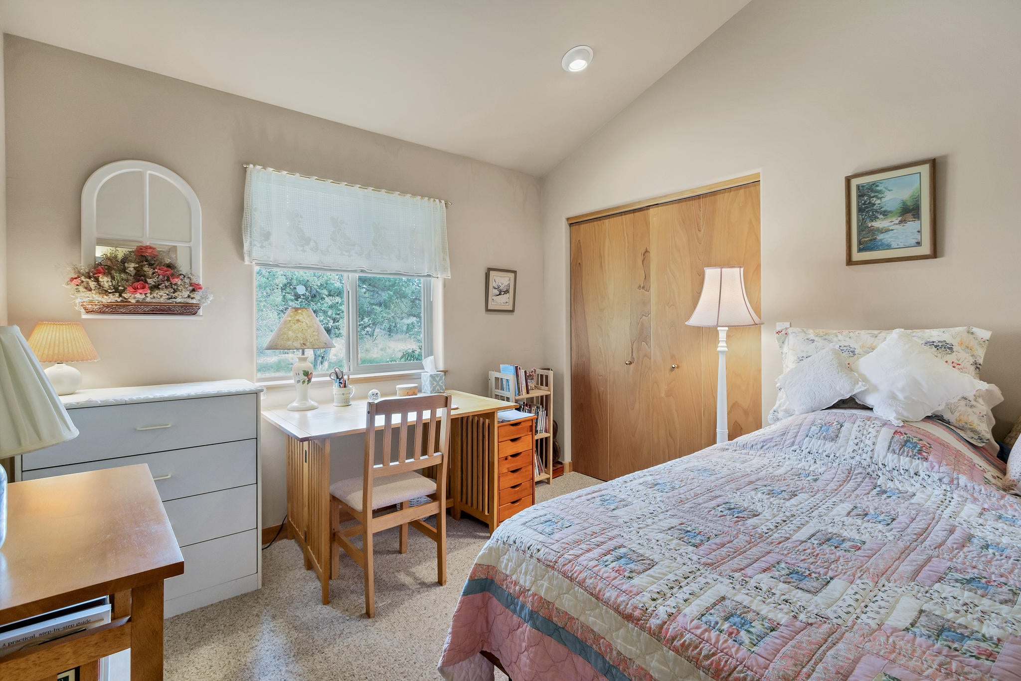 65764 Tweed Road Bend, OR 97703 - Photo 37 of 54 Guest bedroom
