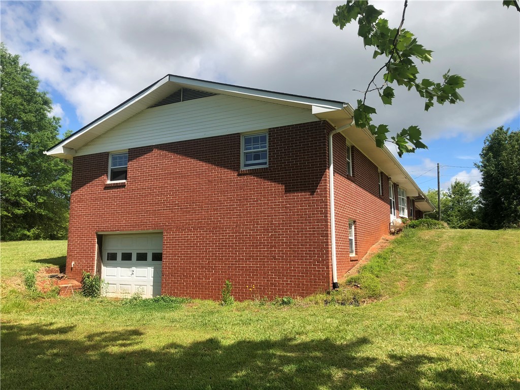 550 Wolf Stake Church Road Seneca, SC 29672 - Photo 5 of 40 Gallery Image 5