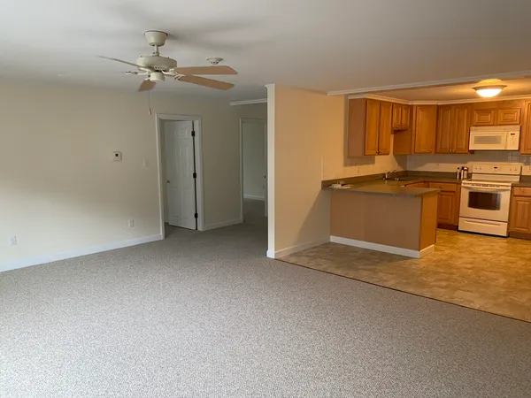 $2,500 | 23 Elm Street, Unit 1, Manchester, MA 01944