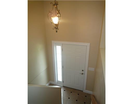 452 Highway 356 Apollo, PA 15613 - Photo 7 of 18 Entry/Foyer.