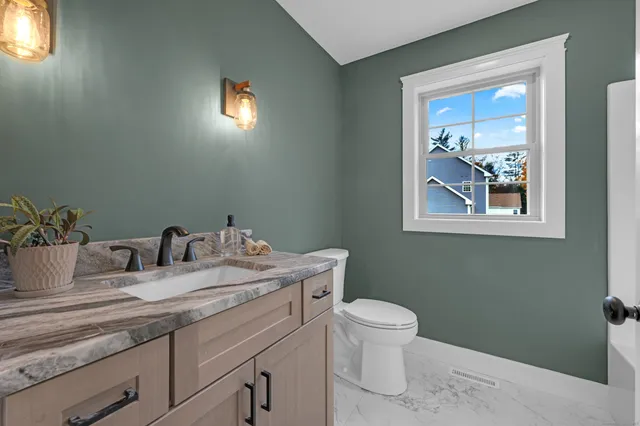 $579,900 | 4 Bluebird Lane, Dayville, CT 06241