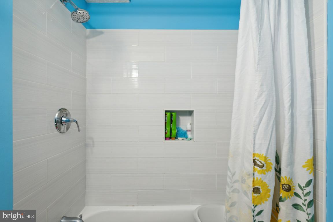 24226 Newbury Road Gaithersburg, MD 20882 - Photo 14 of 25 Gallery Image 14