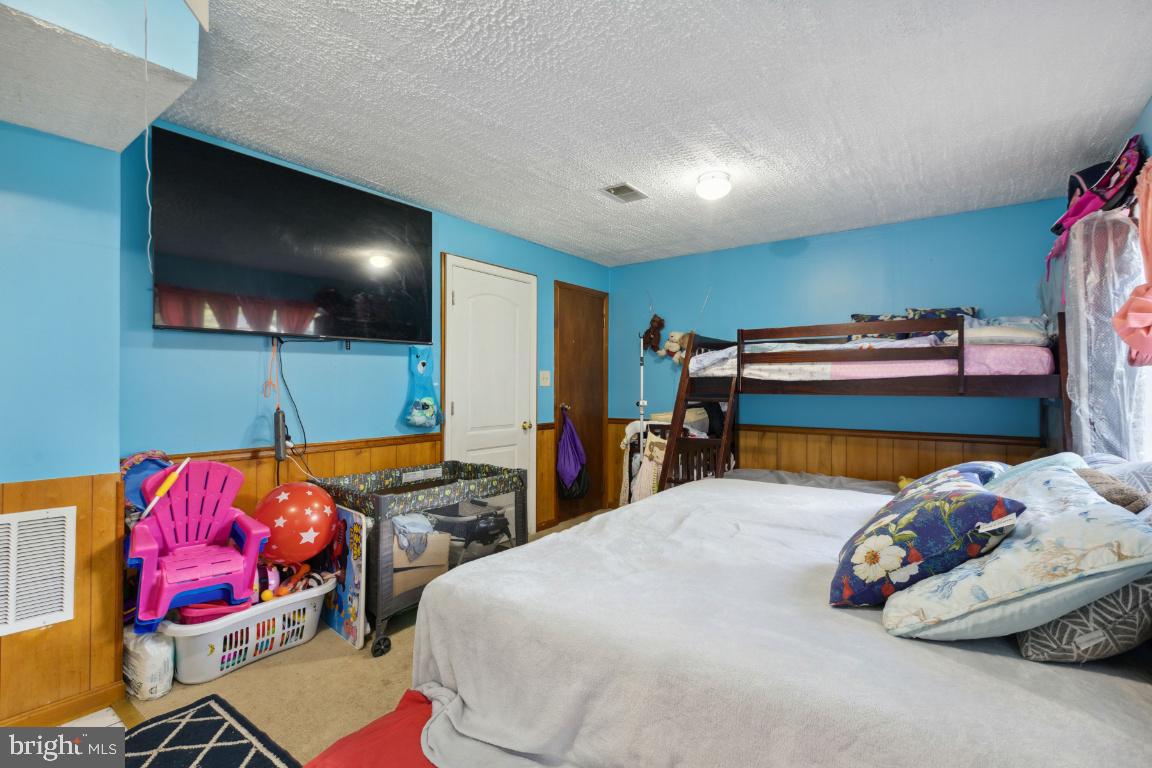 24226 Newbury Road Gaithersburg, MD 20882 - Photo 19 of 25 Gallery Image 19