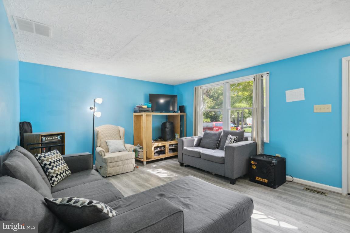 24226 Newbury Road Gaithersburg, MD 20882 - Photo 20 of 25 Gallery Image 20
