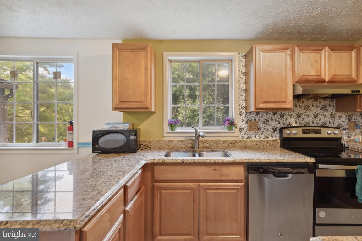 24226 Newbury Road Gaithersburg, MD 20882 - Photo 3 of 25 Gallery Image 3