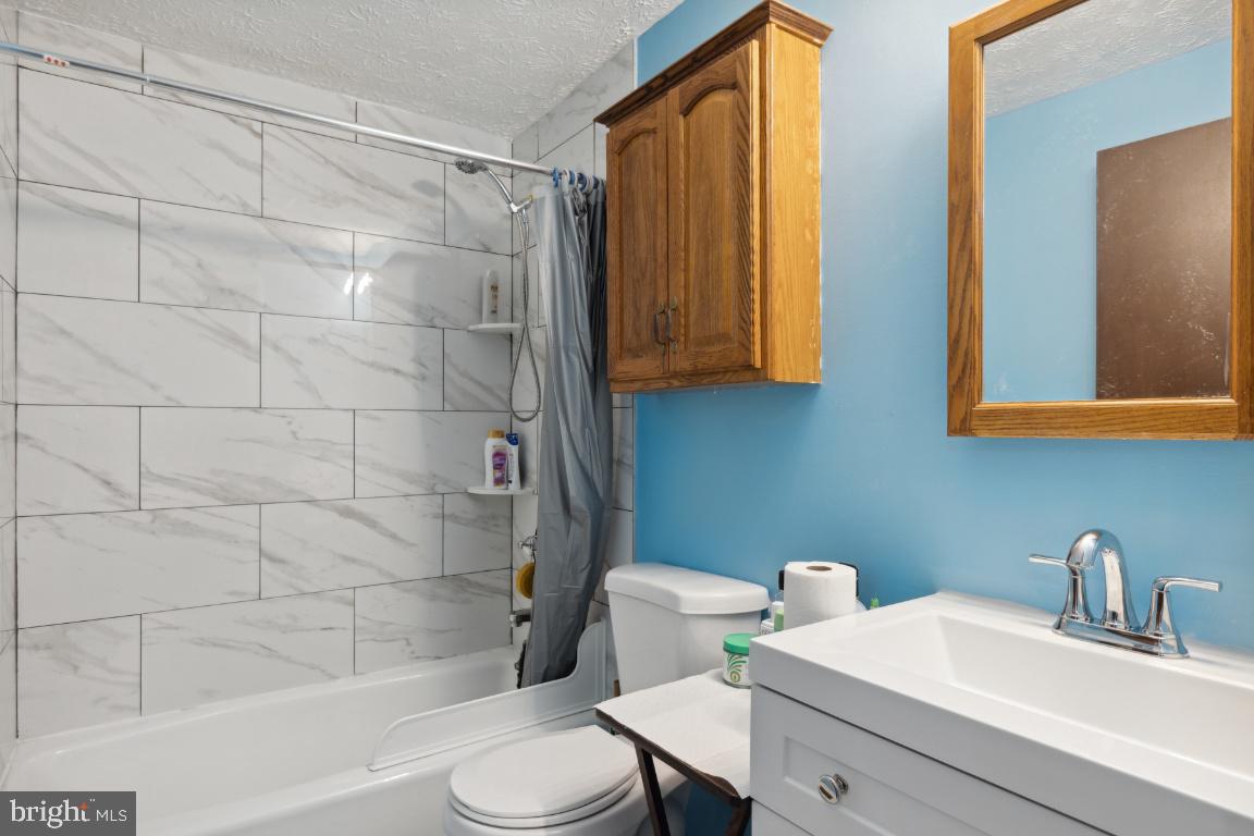 24226 Newbury Road Gaithersburg, MD 20882 - Photo 4 of 25 Gallery Image 4