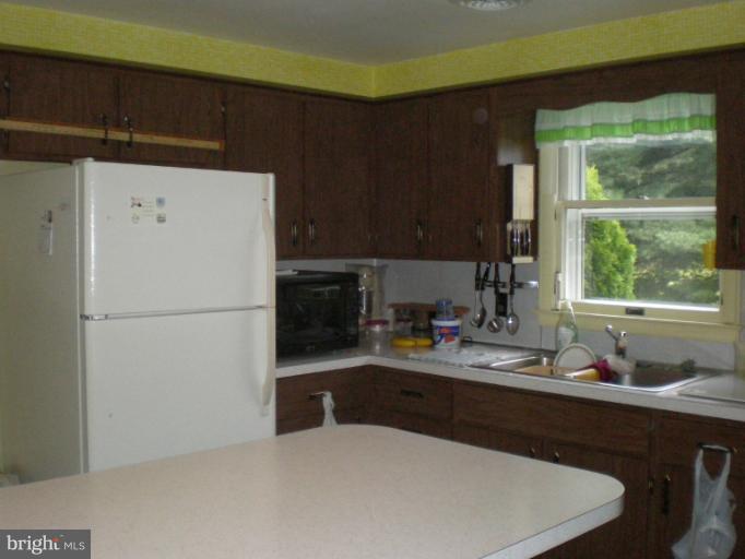 15145 Wingerton Road Waynesboro, PA 17268 - Photo 13 of 20 Kitchen