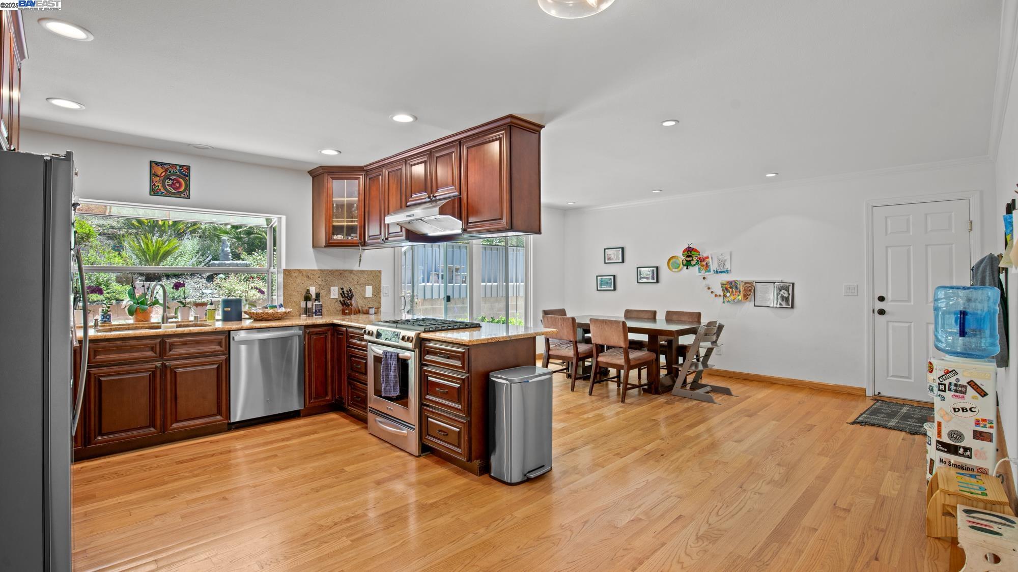 11 Oak Tree Court San Rafael, CA 94903 - Photo 16 of 60