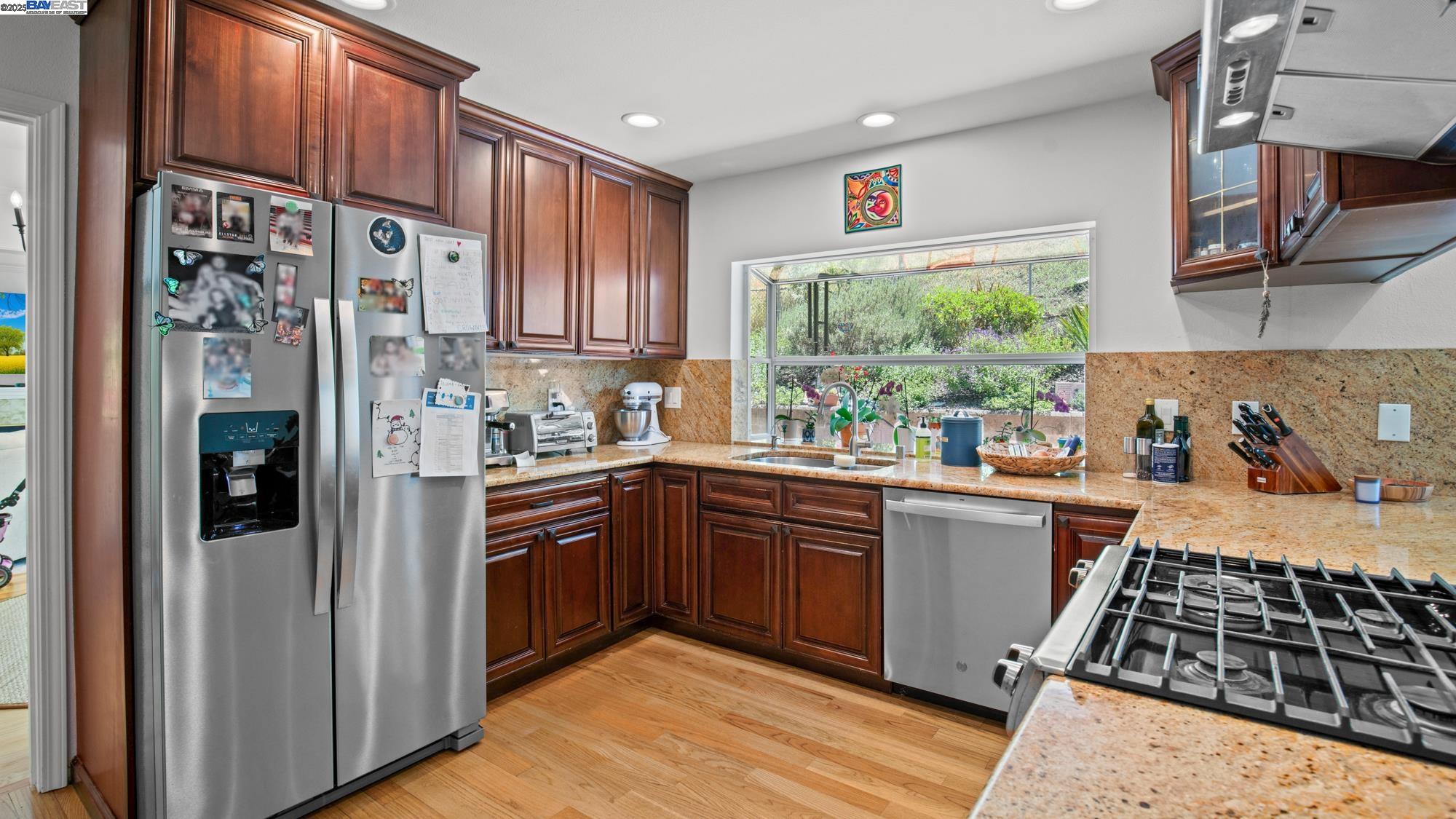 11 Oak Tree Court San Rafael, CA 94903 - Photo 18 of 60