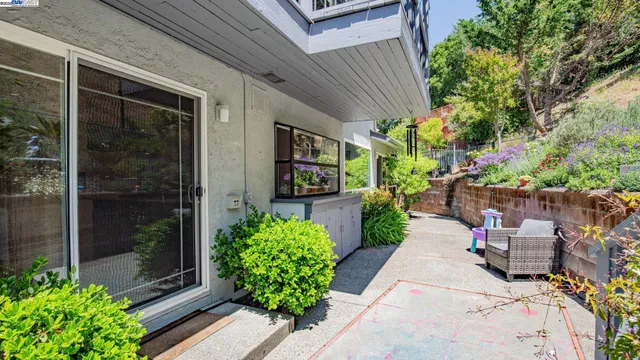 $1,695,000 | 11 Oak Tree Court, San Rafael, CA 94903