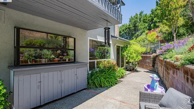 $1,695,000 | 11 Oak Tree Court, San Rafael, CA 94903