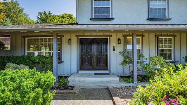 $1,695,000 | 11 Oak Tree Court, San Rafael, CA 94903