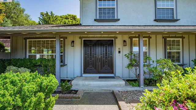 $1,695,000 | 11 Oak Tree Court, San Rafael, CA 94903