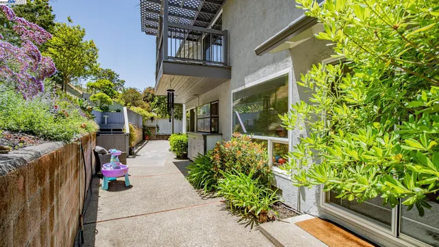 $1,695,000 | 11 Oak Tree Court, San Rafael, CA 94903