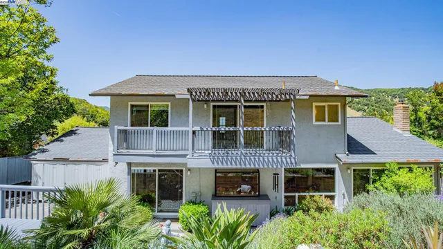 $1,695,000 | 11 Oak Tree Court, San Rafael, CA 94903