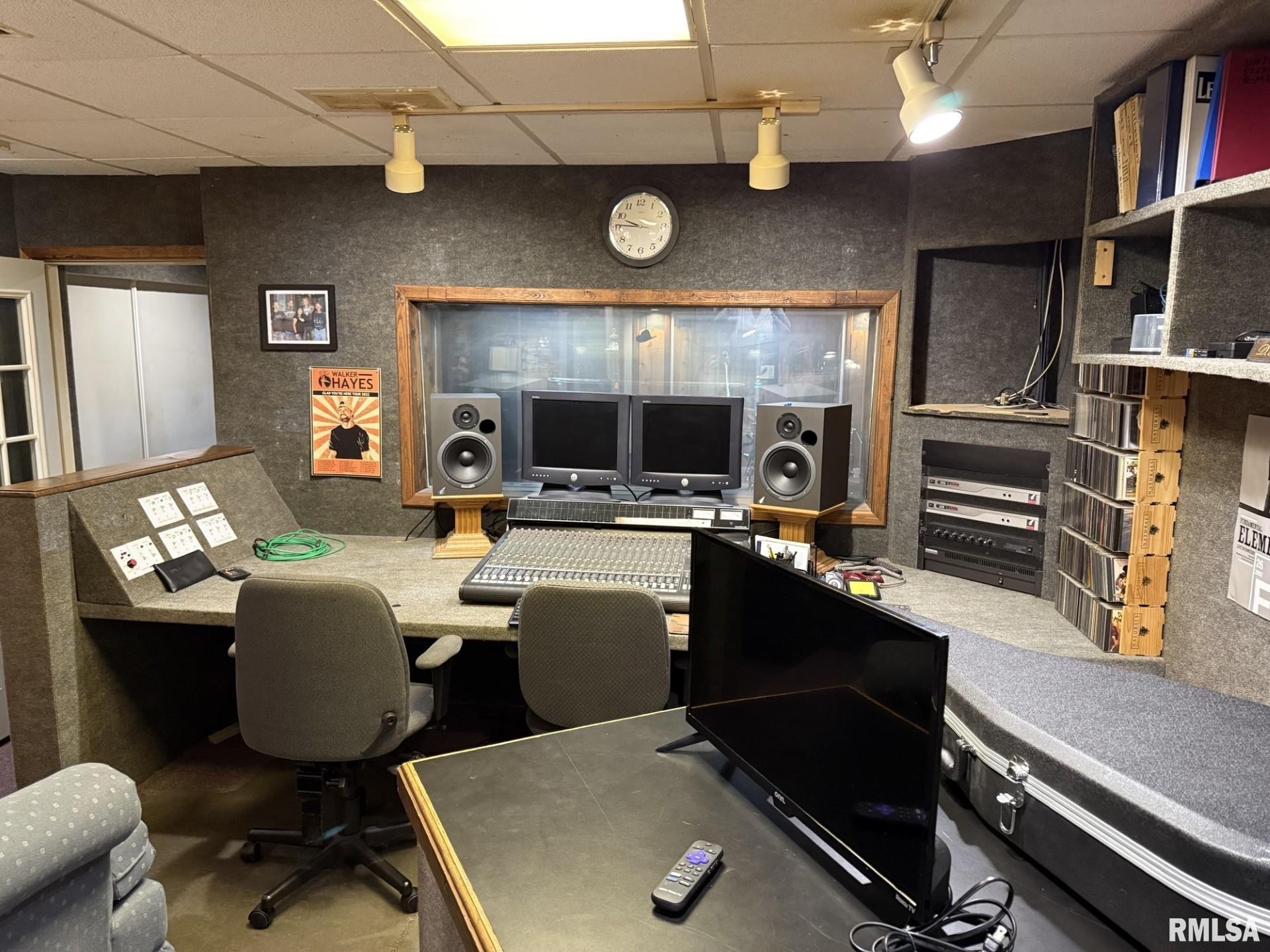 1068 First Street Gladstone, IL 61437 - Photo 28 of 40