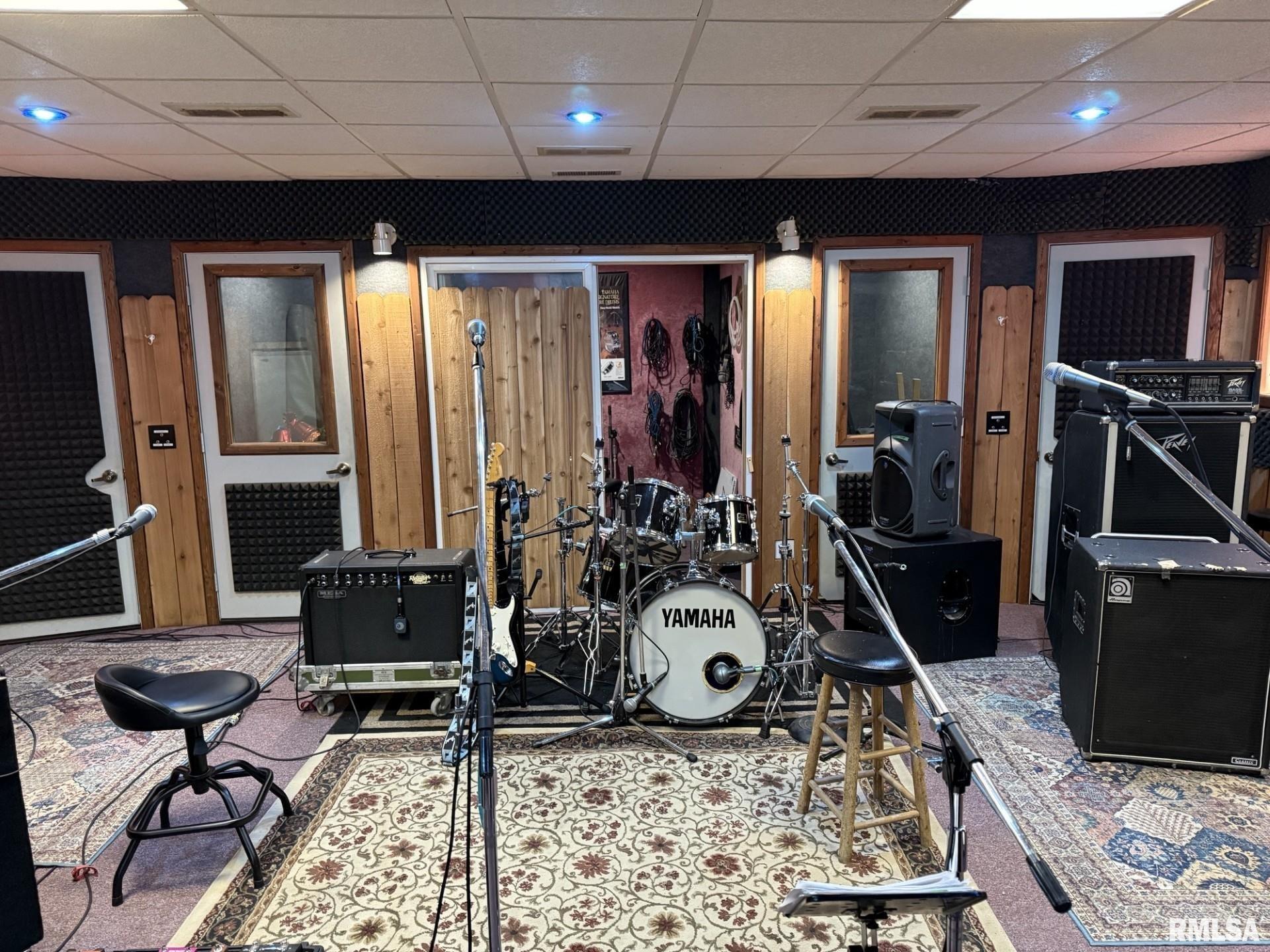 1068 First Street Gladstone, IL 61437 - Photo 30 of 40