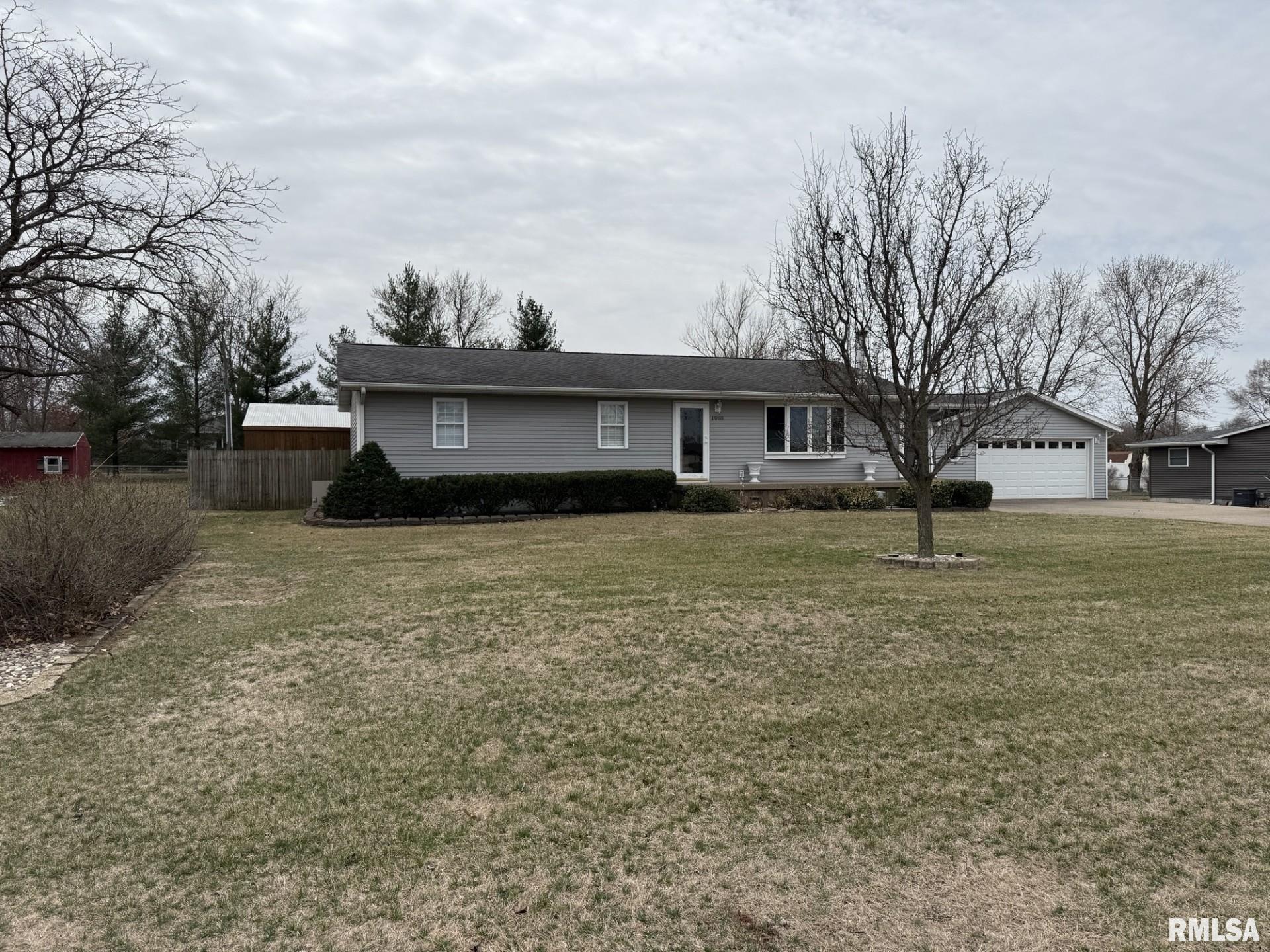 1068 First Street Gladstone, IL 61437 - Photo 3 of 40