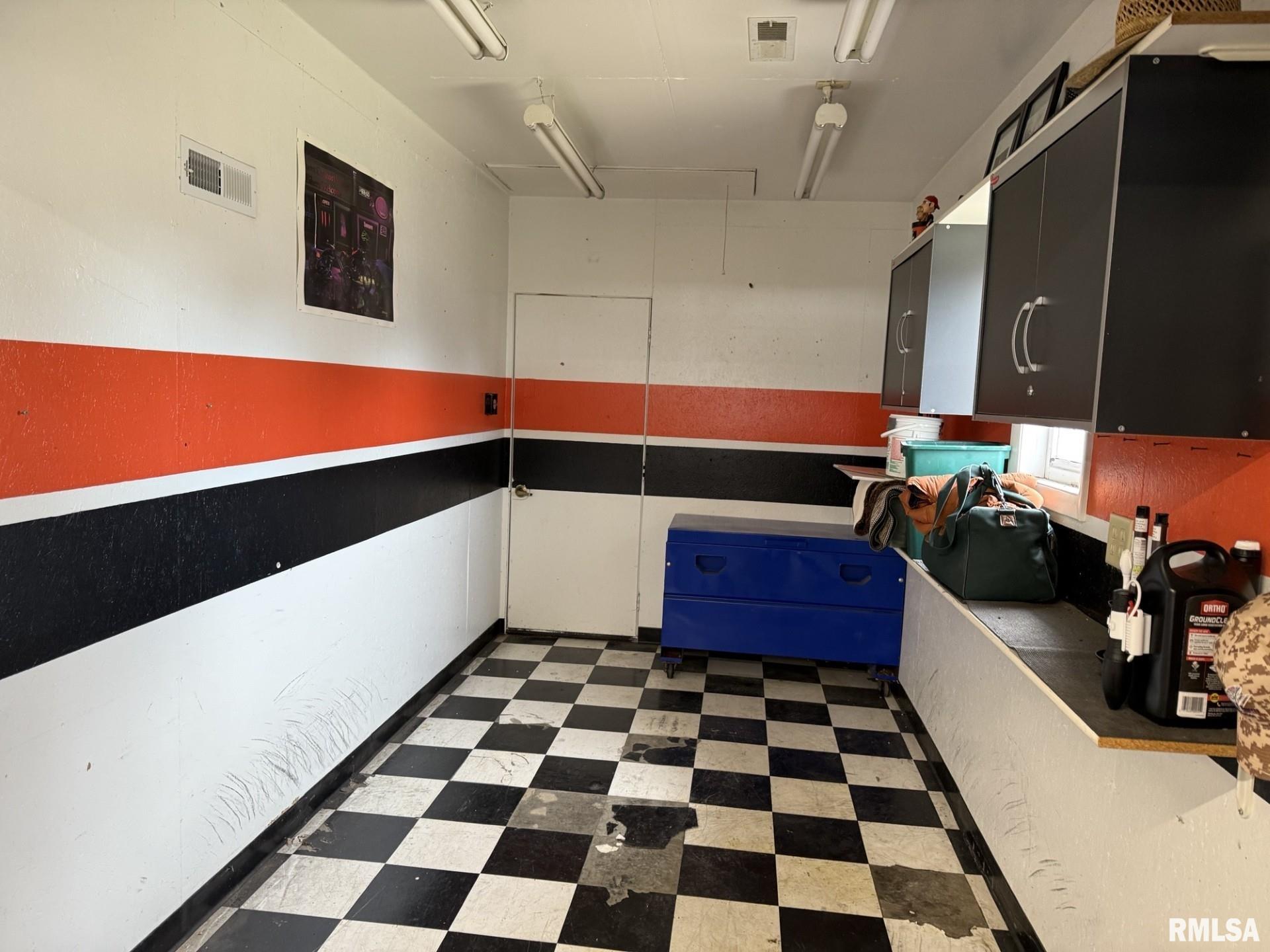 1068 First Street Gladstone, IL 61437 - Photo 32 of 40