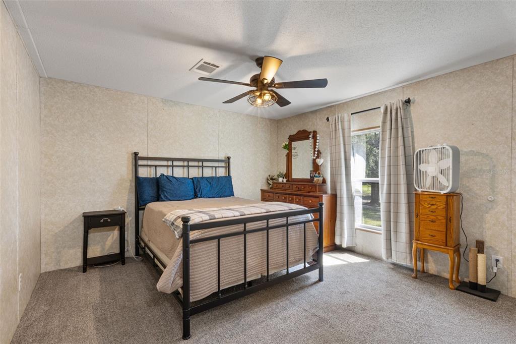 140 Southwest Spaulding Court Fort White, FL 32038 - Photo 15 of 66 Gallery Image 15