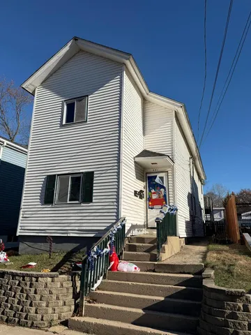 $1,300 | 321 South Martin Luther King Junior Avenue, Unit 2, Waukegan, IL 60085
