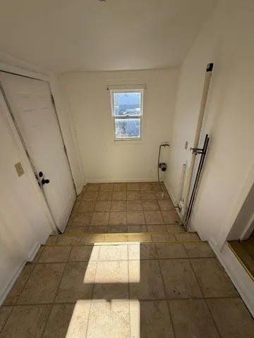 $1,300 | 321 South Martin Luther King Junior Avenue, Unit 2, Waukegan, IL 60085