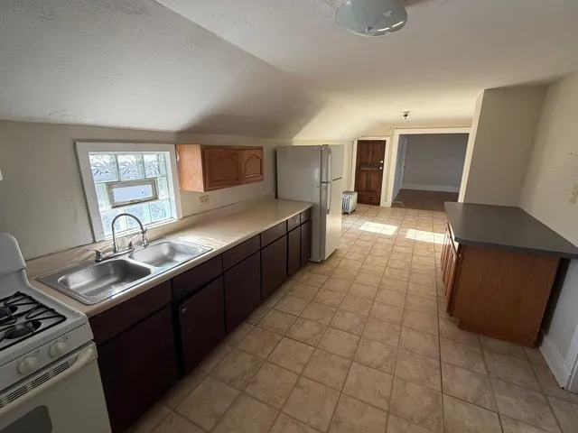$1,300 | 321 South Martin Luther King Junior Avenue, Unit 2, Waukegan, IL 60085