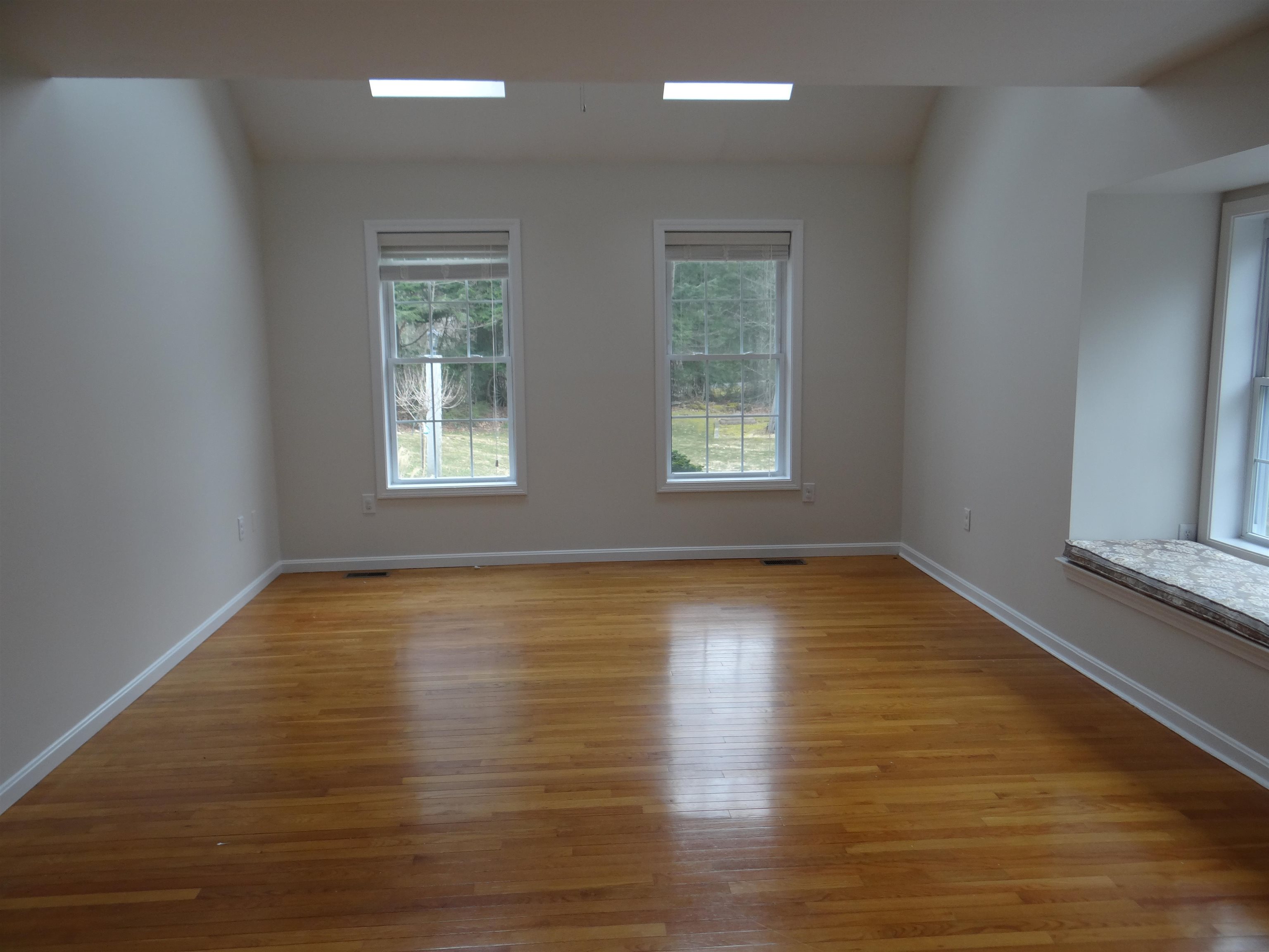32 Stowell Road Bedford, NH 03110 - Photo 10 of 25
