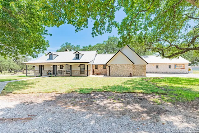 $629,999 | 461 Farm To Market 3432, La Vernia, TX 78121