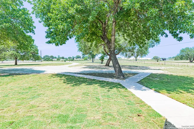 $629,999 | 461 Farm To Market 3432, La Vernia, TX 78121