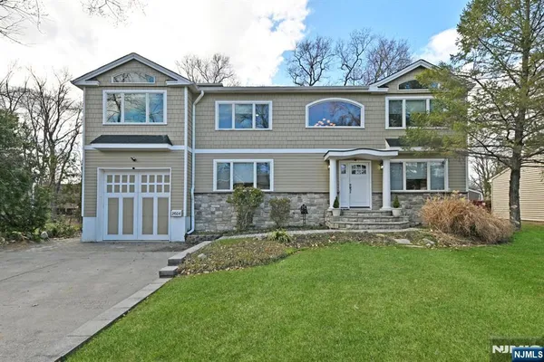 $1,350,000 | 2604 Cleveland Avenue, Washington Township, NJ 07676