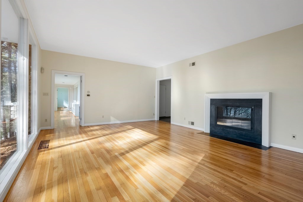 63 Fairview Road Weston, MA 02493 - Photo 4 of 41