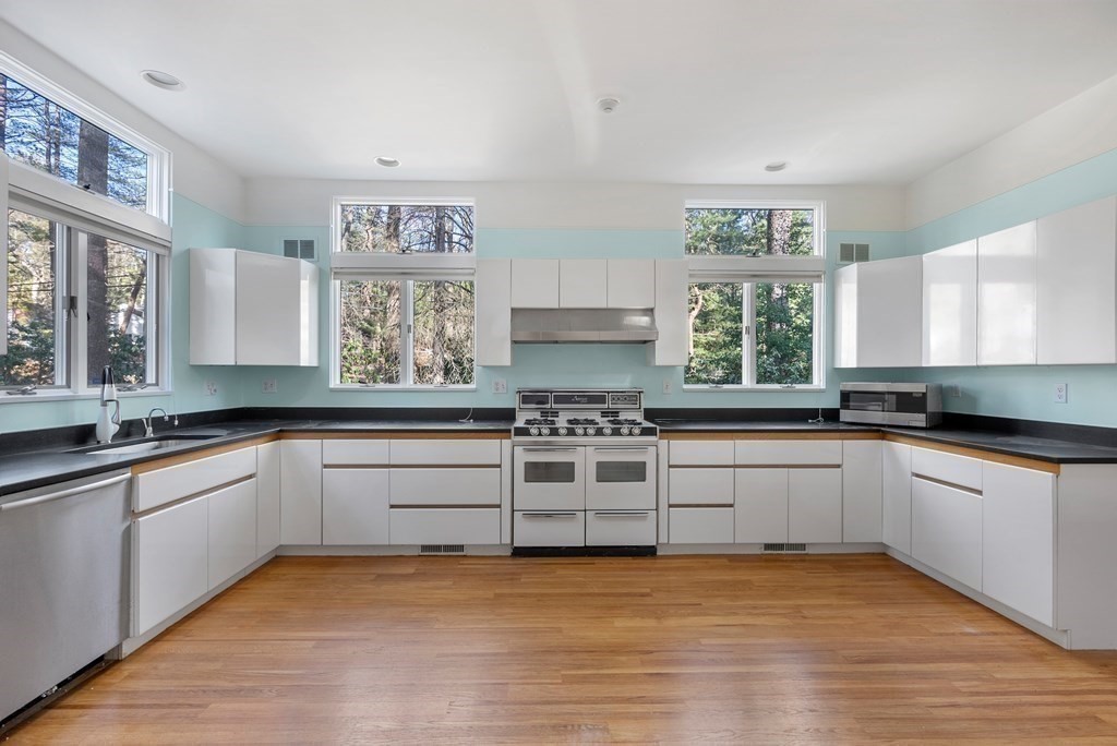 63 Fairview Road Weston, MA 02493 - Photo 8 of 41